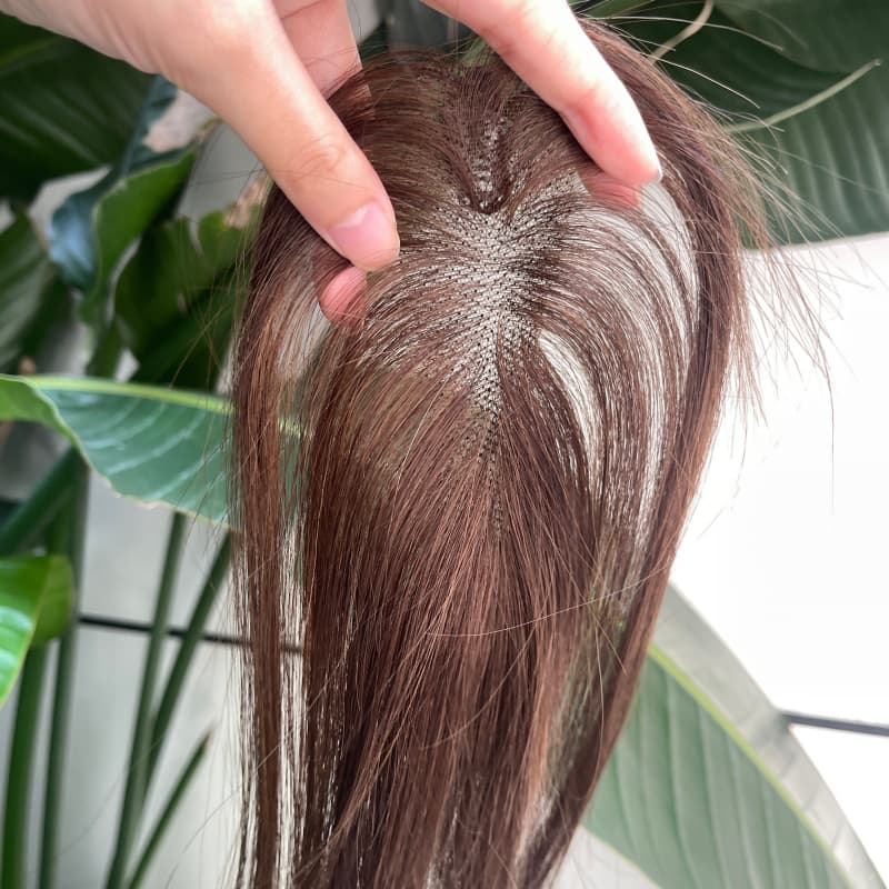 Clip-in attachment on the lace topper base