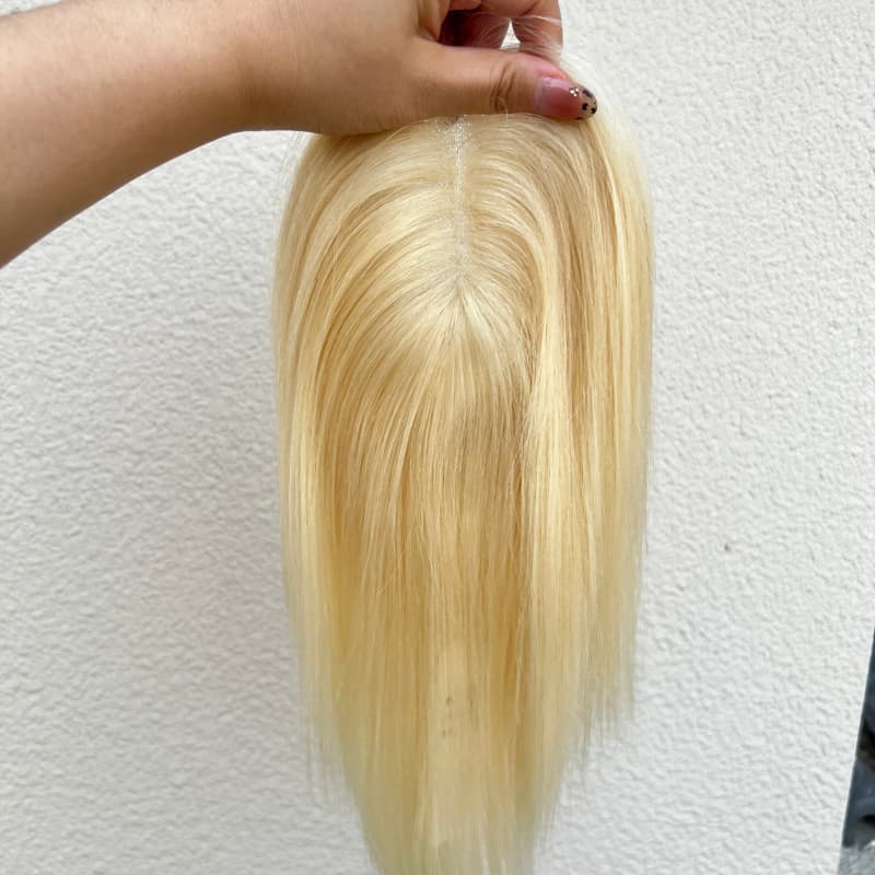 Full-length view of 25 cm blonde human hair topper